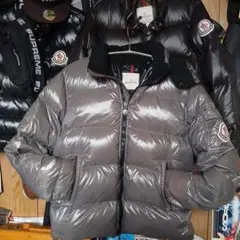 様 パ*ダ様 MONCLER ダウンジャケット ブラック ロゴワッペン - メルカリ