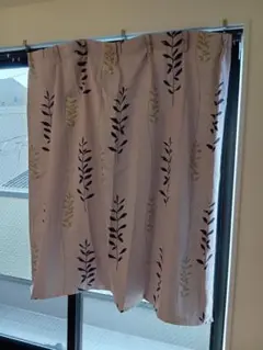 葉模様の薄紫色ドレープカーテン