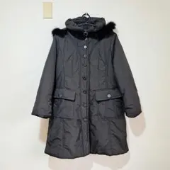 フォックスファー付きフードの黒ダウンジャケット　M