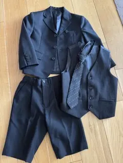 黒ストライプスーツセット（ネクタイ付き）　ジャケット　パンツ　ベスト