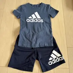 adidas Tシャツとショートパンツ セット
