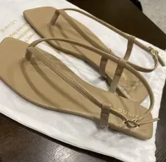 LOUNIEノベルティベージュ ストラップサンダル
