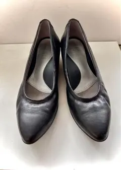 【美品】 フィットフィット ポインテッドパンプニーカー　黒　ブラック　24cm