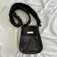 un/neu ショルダーバッグ