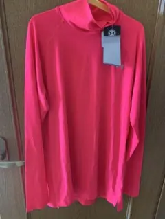 Under Armour ピンク 長袖 トップス新品タグ付き