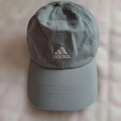 adidas キャップ グレー