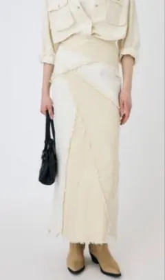 【新品、未使用】MOUSSYアイボリー アシンメトリー タイトスカート