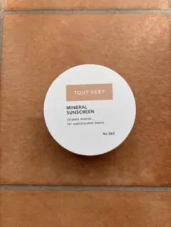 TOUT VERT ミネラルサンスクリーン SPF50 PA++++のサムネイル