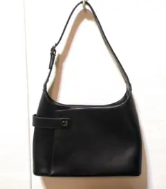 黒レザーショルダーバッグ