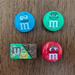 ジビッツ 4個 シューズアクセサリー エムアンドエムズ クロックス Lのサムネイル