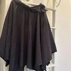 フレアスカート　黒　膝丈スカート