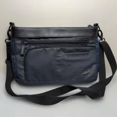 美品CROCODILEショルダーバッグ　マチ幅調整仕様SANYO ナイロン　黒のサムネイル