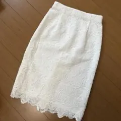 美品　ESTINATION エストネーション　スカート白　レース　36のサムネイル
