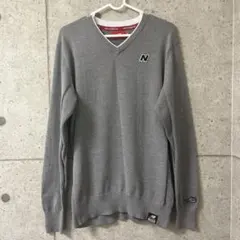 New Balance 1906 グレー Vネックセーター