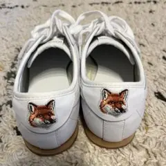 【値下げ】希少　PUMA✖️メゾンキツネ　刺繍レザースニーカー23cm 値下げ】希少 PUMA✖️メゾンキツネ 刺繍レザースニーカー23cm