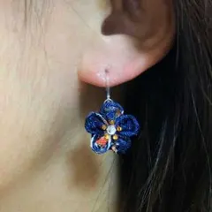 値下げ中☆ちりめん細工 花のピアス☆イヤリングにも変更可能