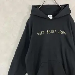 人気カラー　GILDAN パーカー　バックプリント　英字ロゴ　黒　古着　IW21