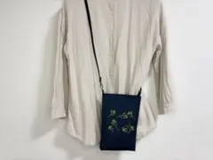 ミモザの刺繍の頒布ポシェット(ネイビー)