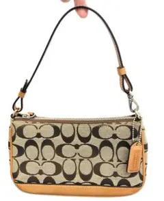 新品！COACH ワンショルダーバッグ アクセサリーポーチ シグネチャー