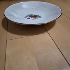 花柄装飾の陶磁器大皿