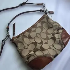 美品　coach コーチ ショルダーバッグ F21968 ホーボー　シグネチャー