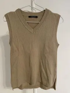 INGNI ベージュ Vネック ノースリーブセーター