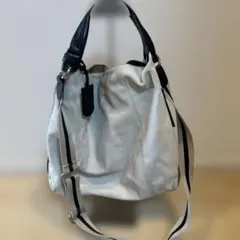 FURLA　フルラ　2WAY　トートバッグ　ショルダーバッグ　ホワイトブラックのサムネイル