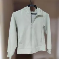 UNIQLO フード付きパーカー 140サイズ 薄いグリーン