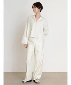 【新品・タグ付き】emmi ドローイングオープンカラーシャツ