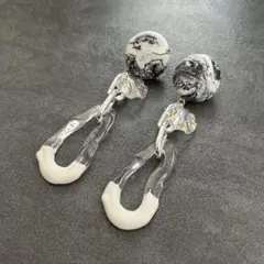 個性派　モード系　大ぶりピアス　大理石風