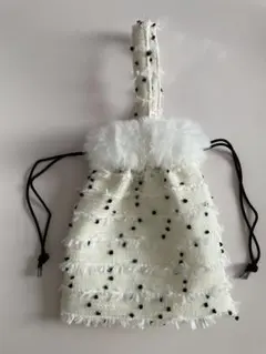 リントンツイード⭐️ファー付ワンハンドル巾着ポーチ⭐️白×黒ポンポン　ハンドメイド