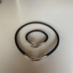 レザーチョーカーとブレスレットのセット　本丸革　黒　シルバー金具　ジャンボ