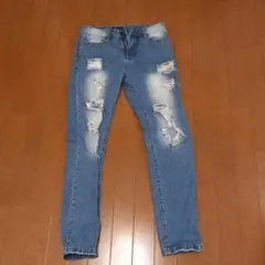 ダメージジーンズ