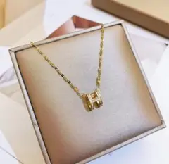 ポップhネックレス　hモチーフ　ポップアッシュネックレス　ゴールド