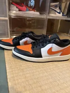 Nike Air Jordan 1 Low Orange Blackのサムネイル