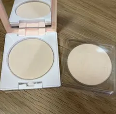 ノブ　プレストパウダーUV ルーセントのサムネイル