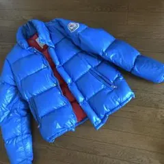 GUCCI フード付きパデッドジャケット 青赤 - メルカリ