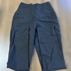 黒いマタニティパンツ ハイウエスト ポケット付き