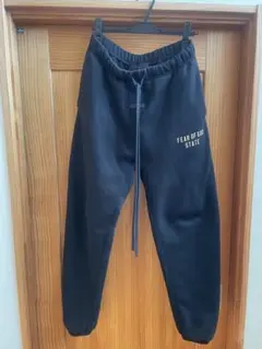 essentials スウェットパンツ