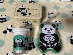 【2品セット】上野動物園　パンダ　ぬいぐるみ シャオシャオ　レイレイ　缶クッキー とっても気に入っている ウチの2歳シャオレイたち。 よくよく見たら