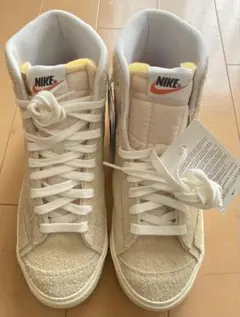 新品未使用‼︎ NIKE ハイカットベージュ/グリーン　スウェード25.5cm