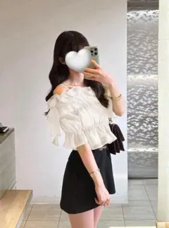 ラメシアーオフショルダーリボントップス　ホワイト　グレイル　トップス　シフォンのサムネイル