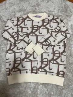 アイボリーとブラウンのロゴニットセーター