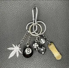 [五点]キーホルダー ストリートサイコロ&ビリヤードボール&スケボー&リーフ古着