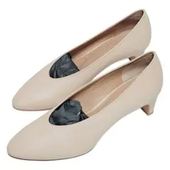 未使用♥ ロランス【23.0】パンプス ヒール Vカット ベージュ