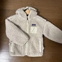 patagonia フリースジャケット 4T クリーム色