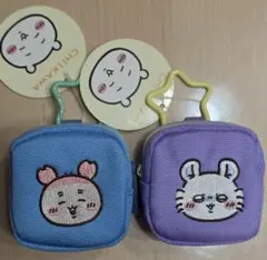 ちいかわカラビナつき刺繍スクエアミニポーチ ももんが ＆カニちゃん古本屋