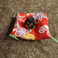 ミニチュア 黒猫 置物 座布団付き