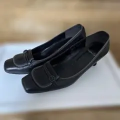 イエローキャブパンプス