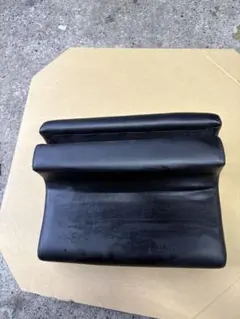 【新車外し】ハイエース 純正 ヘッドレスト 2個セット flexレザーカバー付き 新車外し】ハイエース 純正 ヘッドレスト 2個セット flexレザーカバー